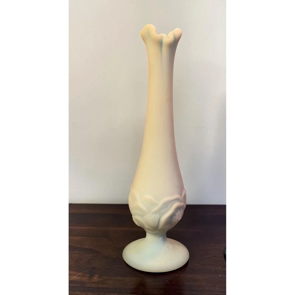Vintage Fenton Blue Satin Glass Water Lily 10